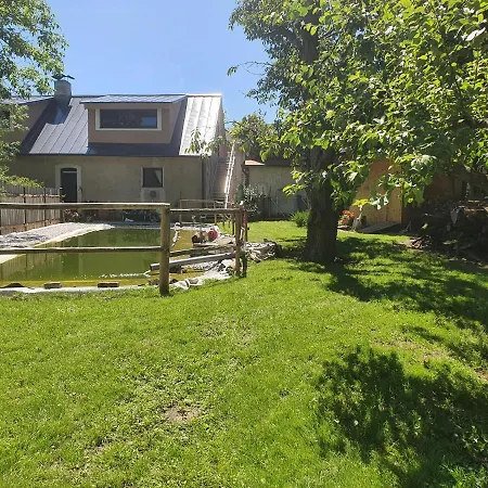 アパート Svata Zdice